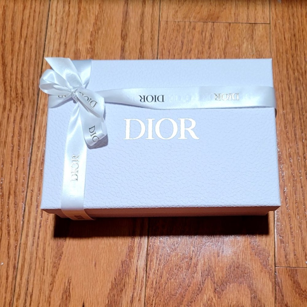 DIOR Medium Gift Box - Picture 4 of 6